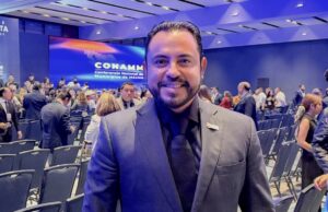 Christian Agúndez participa en la toma de protesta de la nueva Mesa Directiva de la CONAMM