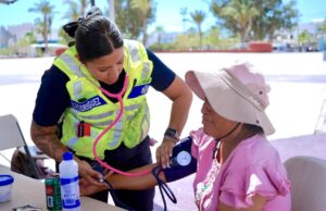 “Cuidando a Mamá” acerca servicios gratuitos de salud y atención integral a mujeres de Cabo San Lucas