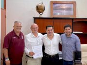 Entrega Jefe de Gabinete de Los Cabos nombramiento a nuevo encargado de despacho de Oficialía Mayor