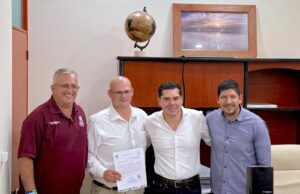 Entrega Jefe de Gabinete de Los Cabos nombramiento a nuevo encargado de despacho de Oficialía Mayor
