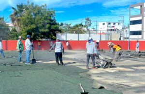 Cumple Christian Agúndez compromiso con vecinos de colonia Jacarandas; inicia rehabilitación de cancha de fútbol