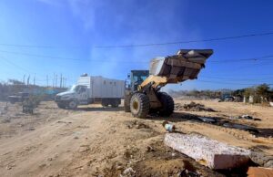 Servicios Públicos retira basura y cacharros en colonias de Cabo San Lucas