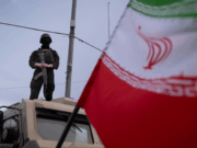 Irán advierte: si EE. UU. se acerca al estrecho de Ormuz, será atacado