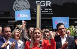 Maru Campos comparece ante la FGR en la CDMX; dice que es perseguida “con todo el aparato del Gobierno”
