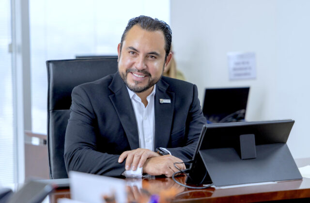 CHRISTIAN AGÚNDEZ 250 MILLONES CENTRO CULTURAL