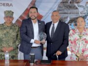 Reconoce alcalde Christian Agúndez a la Escuela Primaria Leonardo Gastélum Villalobos por tercer lugar en concurso internacional ambiental