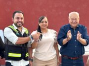 Entregan ambulancia, camión cisterna y apoyos a familias de El Campamento, en Santiago