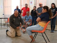 Capacita INDEM Los Cabos a su personal para prevenir golpes de calor durante actividades deportivas