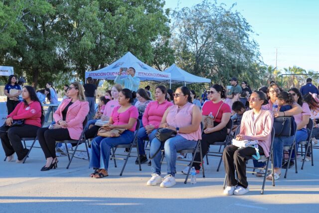 INJUVE ENTREGA APOYO MADRES JÓVENES 2