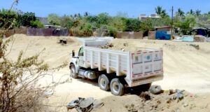 Mantiene Ayuntamiento de Los Cabos labores de limpieza y desazolve en arroyos ante temporada de lluvias