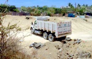 Mantiene Ayuntamiento de Los Cabos labores de limpieza y desazolve en arroyos ante temporada de lluvias