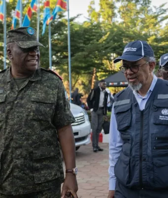 El jefe de la OMS alerta de que muchos contactos con enfermos de ébola no han sido rastreados