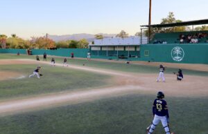 Culminan trabajos de techumbre, pintura de gradas y bardas del estadio de béisbol “Estrellas de Miraflores”