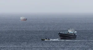 Irán anuncia el cierre del estrecho de Ormuz por los ataques de Israel en el sur del Líbano