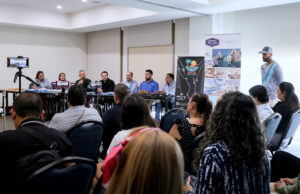 Los Cabos abre sus bahías al mundo con “Nadando Chileno”