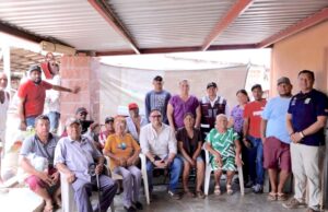 Regidoras y Atención Ciudadana llevan apoyos a familias de Palo Escopeta