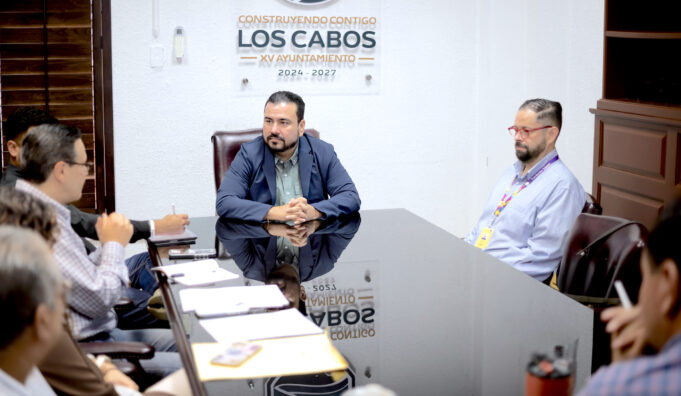 AUTORIDADES MUNICIPALES MURO DE CONTENCIÓN Y VÍA ALTERNA CRIT LOS CABOS 2