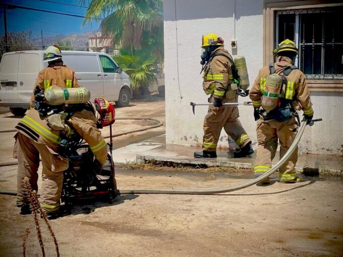 BOMBEROS EXPLOSIÓN DOMICILIO SANTA ROSA SJC 2