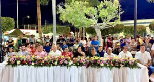 Coronan a Danna Paola y Nicole como reinas de las festividades de Santiago 2026