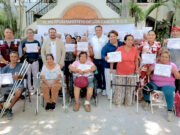 Entrega José Manuel Larumbe apoyos a familias cabeñas