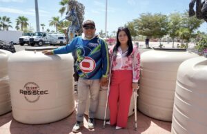 Con el apoyo de la iniciativa privada se entregaron tinacos a familias de Cabo San Lucas