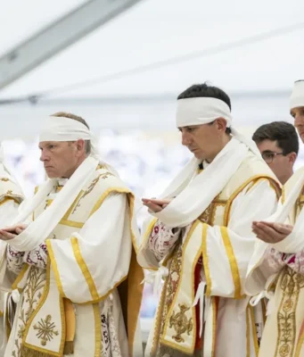 El Vaticano confirma la excomunión de los consagrantes y nuevos obispos «lefebvrianos»