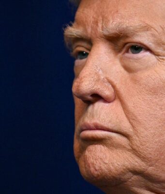Trump defiende retenes migratorios pese a muertes de migrantes durante operativos del ICE