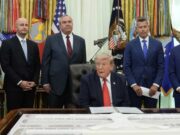 “Vamos a golpearlos muy fuerte”: Trump advierte represalia contra Irán tras ataque