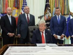 “Vamos a golpearlos muy fuerte”: Trump advierte represalia contra Irán tras ataque