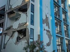 Terremoto de 7.7 sacude el oriente de Indonesia; emiten alerta local de tsunami