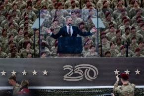 Dimite el secretario del Ejército de Estados Unidos tras las tensiones con el secretario de Guerra