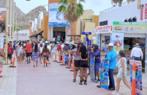 Realizan autoridades recorridos de ordenamiento comercial y protección de niñas, niños y adolescentes en Marina de Cabo San Lucas