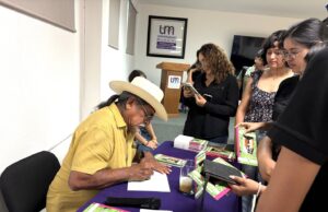 Presentan el libro “La Flaca y Otros Romances”: promueven la lectura en la Universidad Mundial campus Los Cabos