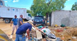 Retira Servicios Públicos cacharros y ramas en colonias de Cabo San Lucas