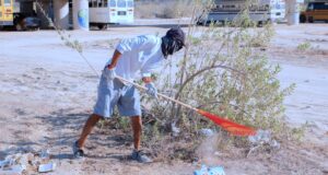 Instala Zofemat Los Cabos nuevos recipientes para residuos en playa Costa Azul y realiza jornada de limpieza en El Tule