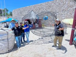 Retira Zofemat Los Cabos 125 kilos de PET para reciclaje en playa El Chileno