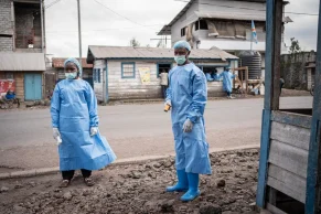 Save the Children: 180 niños huérfanos por el brote de ébola en la República Democrática del Congo, casi dos al día