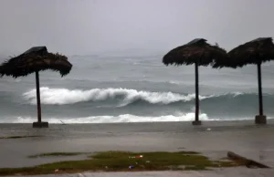 Karina se intensifica a huracán categoría 3 en el Pacífico con probabilidades de aumentar
