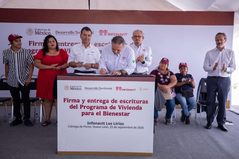 INFONAVIT ENTREGA ESCRITURAS A PROPIETARIOS DE VIVIENDAS DEL BIENESTAR EN NUEVO LEÓN