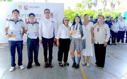 Premian a jóvenes de Santiago por su talento en Concurso de Oratoria