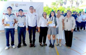 Premian a jóvenes de Santiago por su talento en Concurso de Oratoria