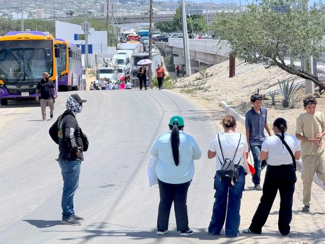 ATIENDE GOBIERNO DE LOS CABOS BLOQUEO 2