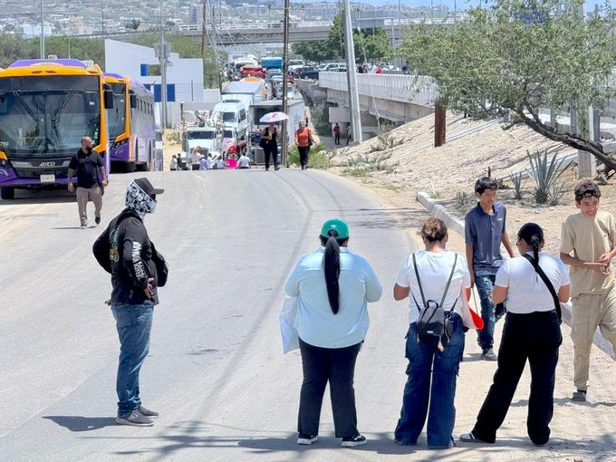 ATIENDE GOBIERNO DE LOS CABOS BLOQUEO 2