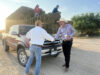 Ayuntamiento de Los Cabos fortalece al sector pecuario con entrega de alfalfa a bajo costo en La Ribera