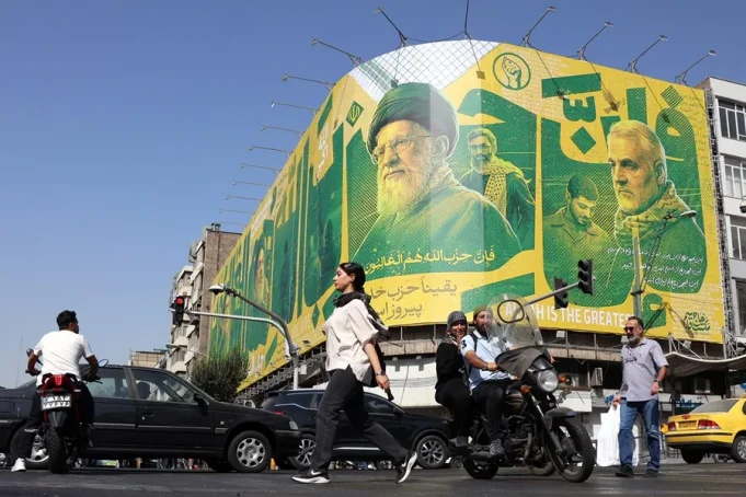 IRAN-CARTELES-CALLE