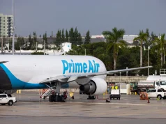 Demandan a Amazon por el accidente de un avión de carga que dejó cinco muertos en Miami