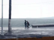 Nueva depresión tropical amenaza el sur de México mientras avanza huracán Polo al noroeste