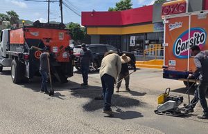 Mantiene XV Ayuntamiento trabajos permanentes de bacheo en vialidades de Los Cabos