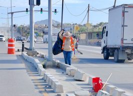 Realizan limpieza de avenidas Leona Vicario y Nicolás Tamaral en Cabo San Lucas