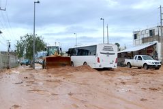Refuerza Servicios Públicos rehabilitación de caminos y vialidades en Los Cabos